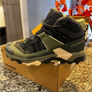 Salomon women's Athletic Shoes - Black and Olive